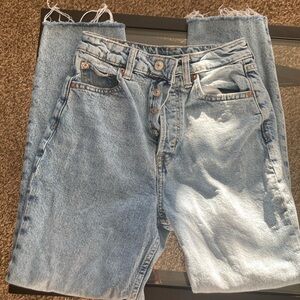 Divided Size 2 Cutoff High Rise Denim Light Wash